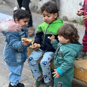 Provide <b>clean water & iftar meals for a family of 8</b>